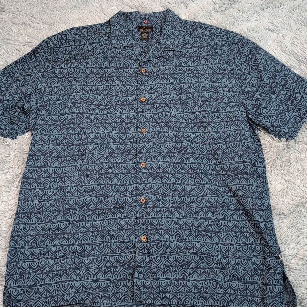 Red Macaw Shirt Mens XL Blue Geometric Button Up Vacay Preppy Casual‎ Relax